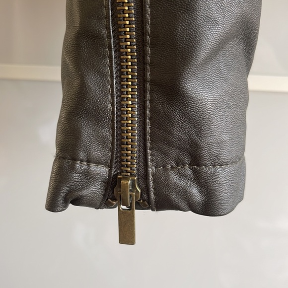 Forever 21 SM pleather soft jacket green/dark gray colour - Picture 4 of 4